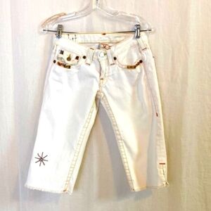 True Religion Jean Size 2 Embroidered Tan Bermuda Shorts